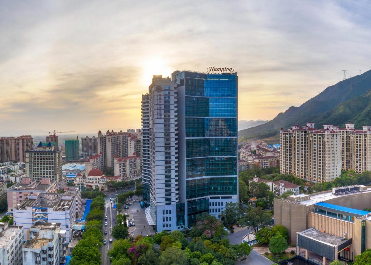 Hotel Hampton By Hilton Qingyuan Qingxin District Exterior foto