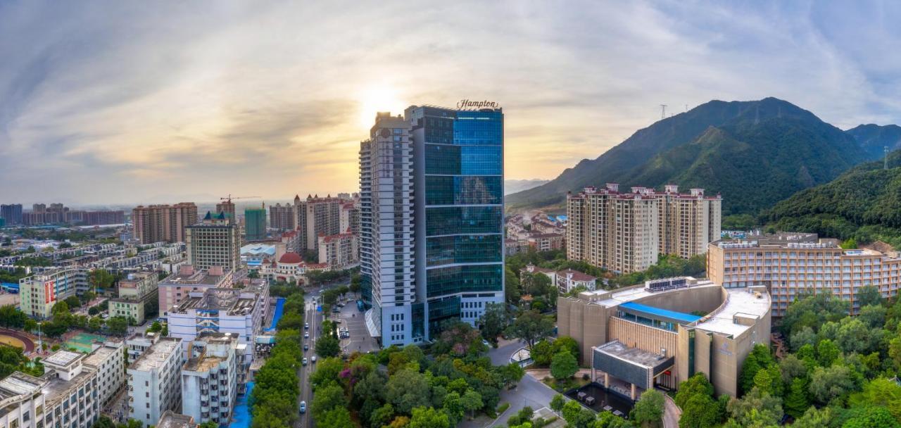 Hotel Hampton By Hilton Qingyuan Qingxin District Exterior foto